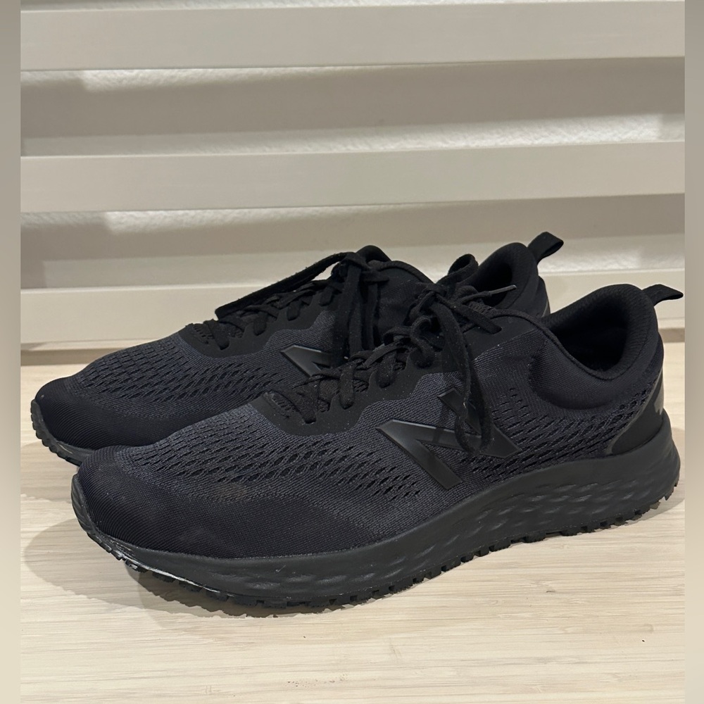 New‎ Balance Mens Size 13 Fresh Foam Arishi Sneaker Black Shoes